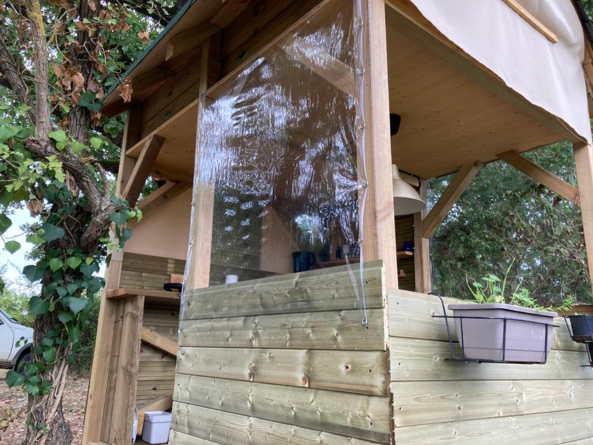 Cabane Bivouac Avec Echelle A L'Ombre Des Chenes Idrac-Respailles 외부 사진